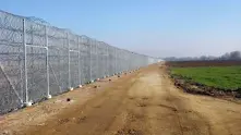 Гърция издигна стена на границата си с Турция
