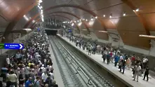 Мъж скочи пред метрото в София