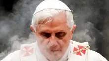Папата живеел с пейсмейкър 