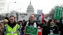 Хиляди на протест срещу оръжията във Вашингтон