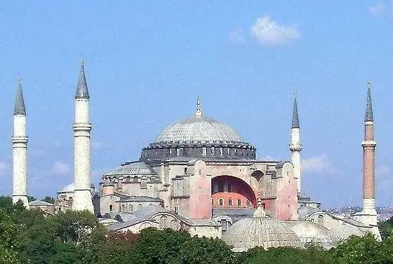 Предложиха Света София в Истанбул да стане действаща джамия