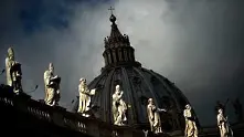Самоубиец заплаши да скочи от купола на „Свети Петър” в Рим