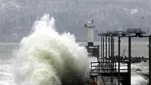 Бурни ветрове в цялата страна, пристанище Варна затвори