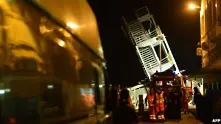Кораб се сблъска с контролната кула на Генуа, трима загинаха
