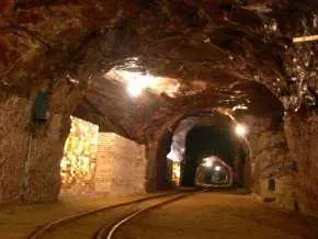 Продължава издирването на двама миньори в рудник Ораново