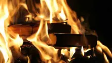 5000 книги изгоряха в провинциална библиотека
