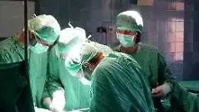 Български медици отстраниха успешно 23-килограмов тумор