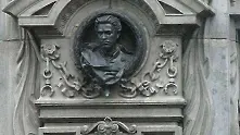Ограбиха паметника на Васил Левски в столицата, бизнесмен готов да изкупи откраднатото
