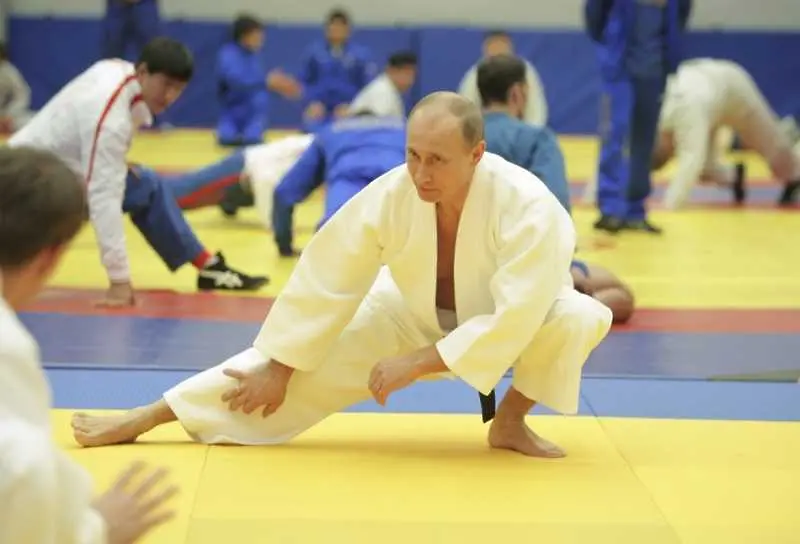 Путин надмина Чък Норис в таекуондото