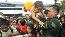 Световните сили помагат на Филипините
