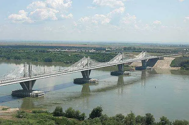 Евронюз: Дунав мост 2 е пред срутване