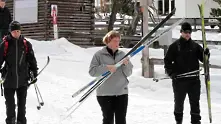 И Меркел се контузи на ски