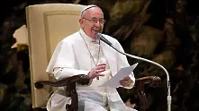 Трите думи, които поддържат мира в семейството според папата