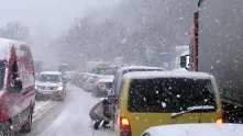 3 000 снегорина чистят пътищата в страната 