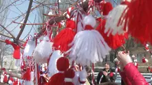 Ученички от Русе кандидатстват за Гинес с гигантска мартеница