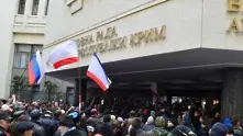 Въоръжени руснаци окупираха парламента в Крим