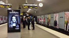 Ефектен билборд на козметика за коса оживява в шведското метро (видео)