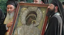 Изчезна златен ореол от чудотворната икона на Богородица в Бачковския манастир