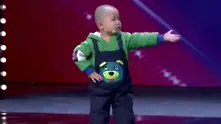 Този 3-годишен танцуващ хлапак ще разтопи сърцето ви