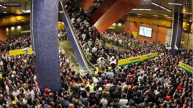 Безсрочна стачка блокира бразилско метро в навечерието на Световното