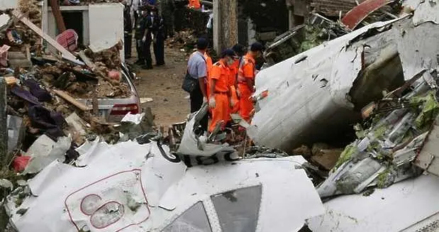 Тайван скърби за загиналите в самолетната катастрофа