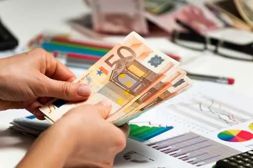 Държавният дълг на Испания надхвърли 1 трилион евро