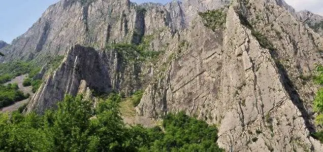 Алпинист загина във Врачанския балкан