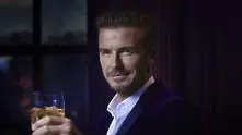 Дейвид Бекъм рекламира новото си уиски със стилно видео от Гай Ричи