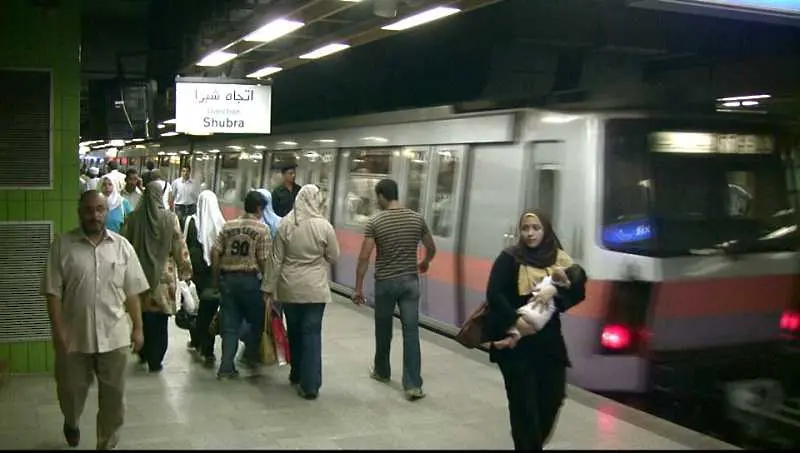 Най-малко 7 ранени при взрив в метрото на Кайро