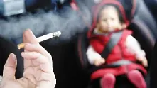 Всеки трети родител пуши пред детето си