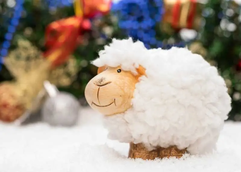 2015 - Година на дървената овца или коза