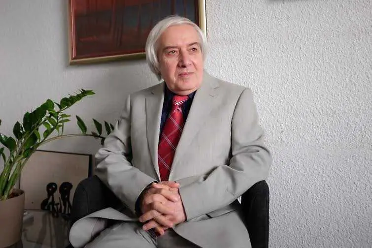 Физикът Теодосий Теодосиев - „Мъж на годината“ за 2014 г.
