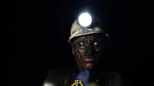 Снаряд блокира под земята близо 500 миньори в Донецк