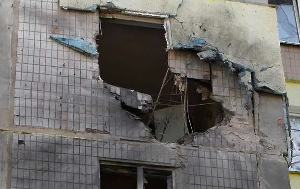 Снаряд удари болница в Донецк, има убити и ранени