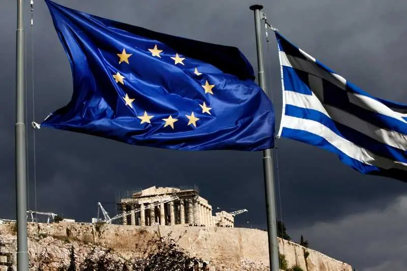 Близо 24 млрд. евро изтеглили гърците от банките за последните три месеца