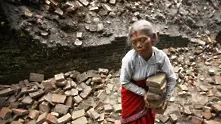 Жертвите на труса в Непал може да достигнат 8000