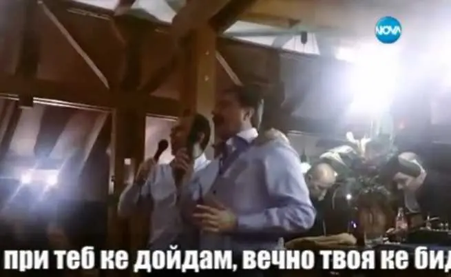 Иван Искров и Цветан Василев пеят в дует  (видео)