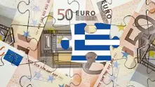 Гърците панически теглят пари от банките