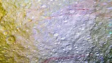 „Касини” засне „червени графити” на една от луните на Сатурн