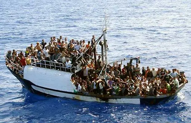 Нова трагедия в Средиземно море със стотици имигранти  