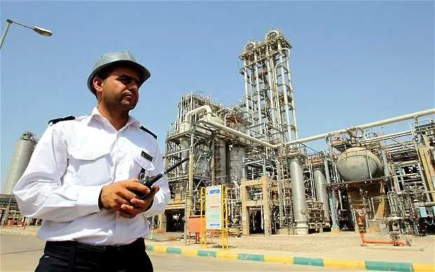 Нефтът поевтинява с $10 на барел след отмяната на санкциите срещу Иран