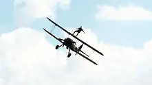 Елън Мъск се разходи по крилото на летящ самолет