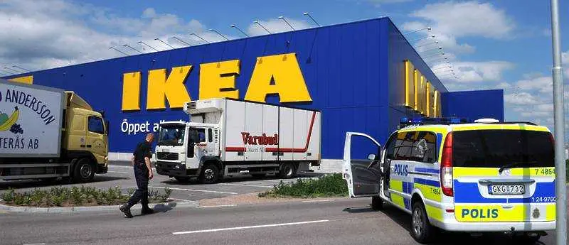 Двама убити при нападение с нож в магазин на IKEA в Швеция