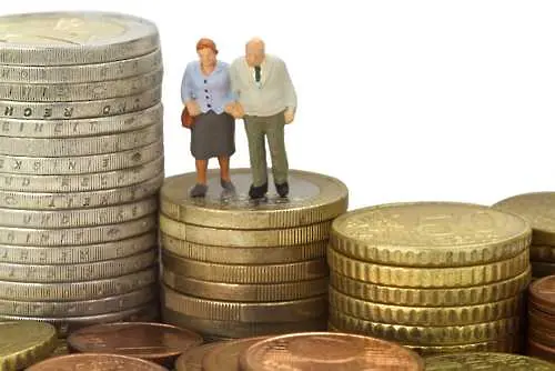 Борисов обеща коледни надбавки за пенсионерите