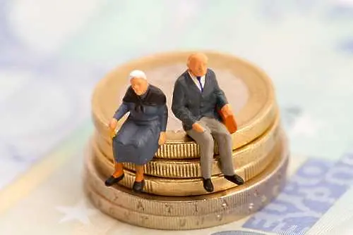 През ноември ще стане ясно дали ще има коледни надбавки за пенсионерите