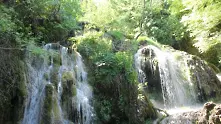 Още издирват двамата туристи, затрупани при Крушунските водопади