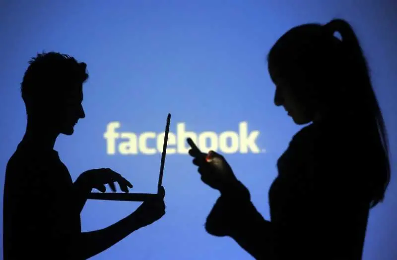 Facebook отчете ръст в приходите от реклами 