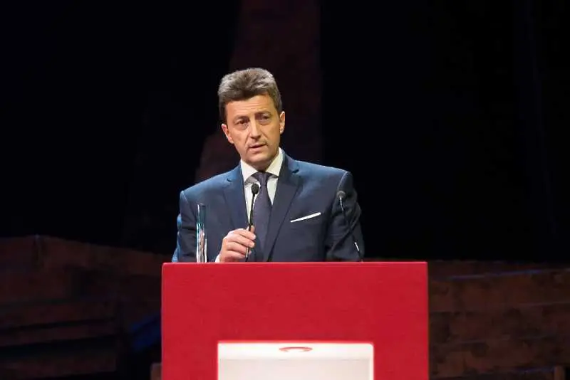 Уроци по лидерство от Мениджър на годината 2015, Петър Андронов