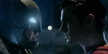 „Уорнър брос“ пуска нов трейлър на „Батман срещу Супермен“
