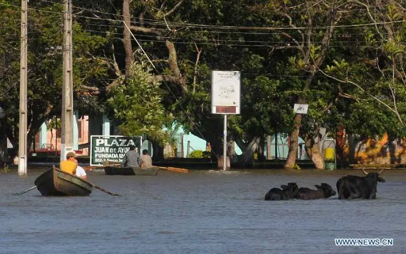 Извънредно положение и 50 000 евакуирани в Парагвай заради наводнение